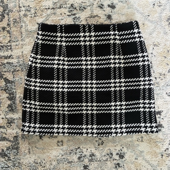 Pink Lily black and white plaid tweed miniskirt size S - Picture 2 of 4